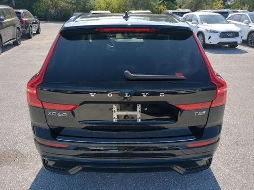 2025 Volvo XC60 Plug-In Hybrid T8 Plus