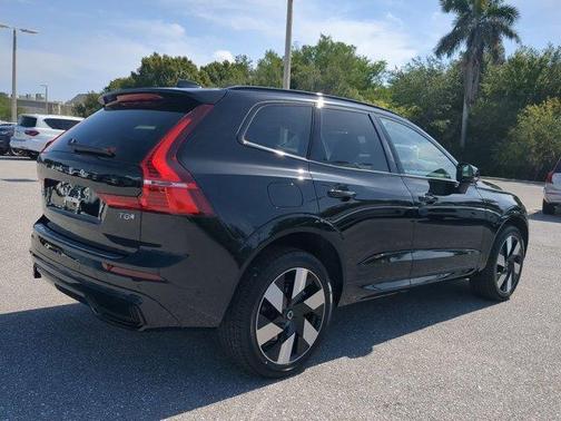 2025 Volvo XC60 Plug-In Hybrid T8 Plus