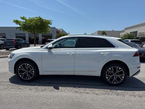 2024 Audi Q8 55 Premium