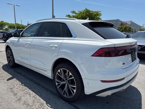 2024 Audi Q8 55 Premium