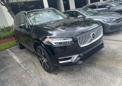 Onyx Black Metallic 2025 Volvo XC90 Plug-In Hybrid T8 Plus 7-Seater