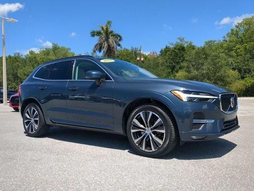 2022 Volvo XC60 B5 Momentum