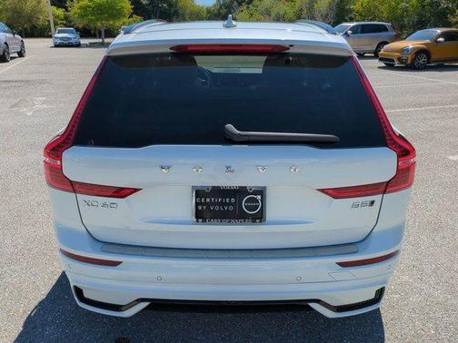 Crystal White 2024 Volvo XC60 B5 Core