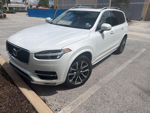 Crystal White Pearl 2019 Volvo XC90 T5 Momentum