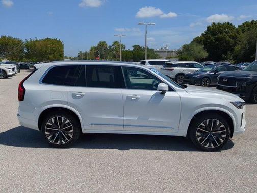 2025 Volvo XC90 Plug-In Hybrid T8 Plus 7-Seater