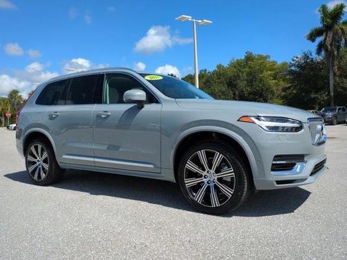 2025 Volvo XC90 Plug-In Hybrid T8 Ultra 6-Seater