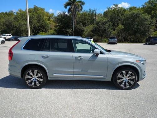 2025 Volvo XC90 Plug-In Hybrid T8 Ultra 6-Seater