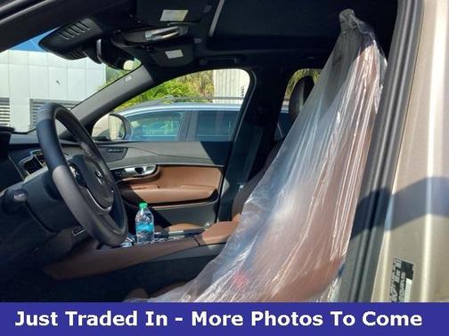 2024 Volvo XC90 B6 Ultimate Bright Theme 7-Seater