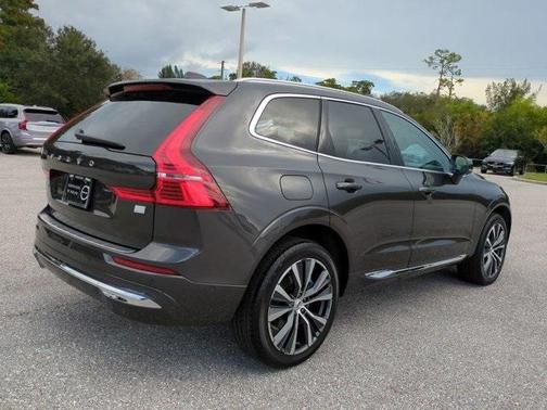 2022 Volvo XC60 Recharge Plug-In Hybrid T8 Inscription Expression