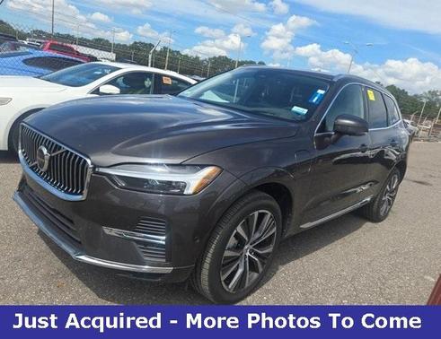 2022 Volvo XC60 Recharge Plug-In Hybrid T8 Inscription Expression