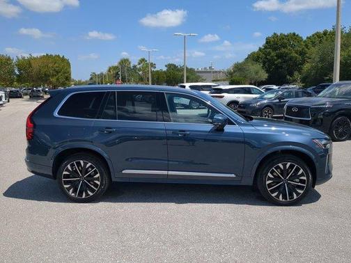 2025 Volvo XC90 Plug-In Hybrid T8 Plus 7-Seater