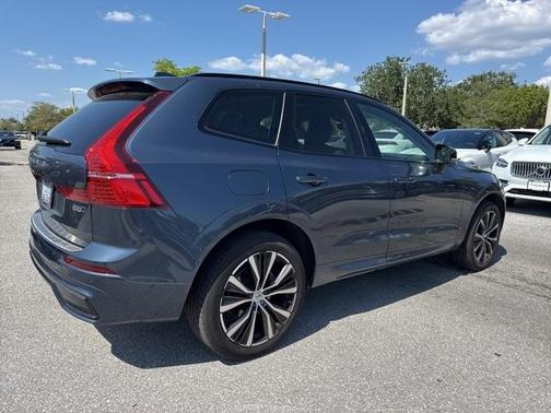 2024 Volvo XC60 B5 Plus Dark Theme