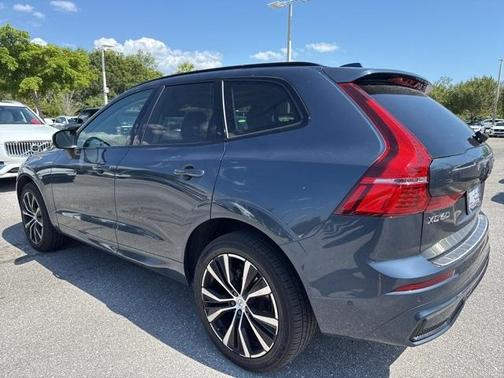 2024 Volvo XC60 B5 Plus Dark Theme
