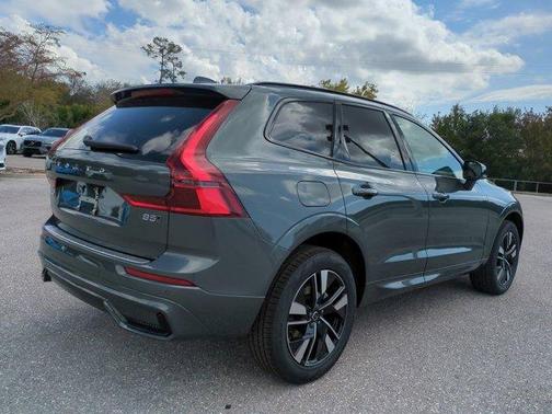 2026 Volvo XC60 B5 Core