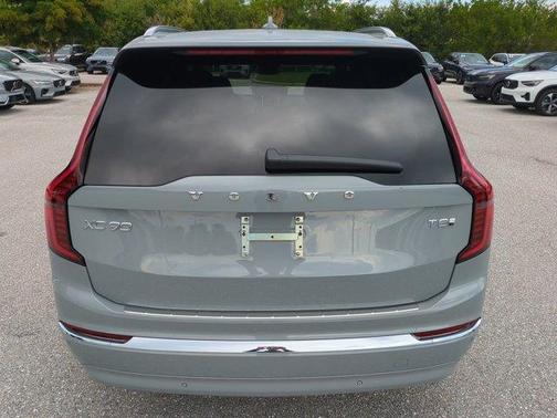 Metallic 2026 Volvo XC90 Plug-In Hybrid T8 Ultra 7-Seater