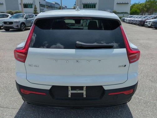 Crystal White 2026 Volvo XC40 B5 Plus