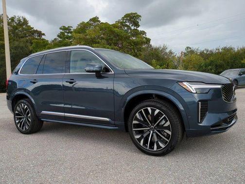 Denim Blue Metallic 2026 Volvo XC90 B6 Plus 7-Seater
