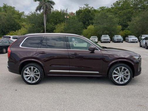 2025 Volvo XC90 B5 Core
