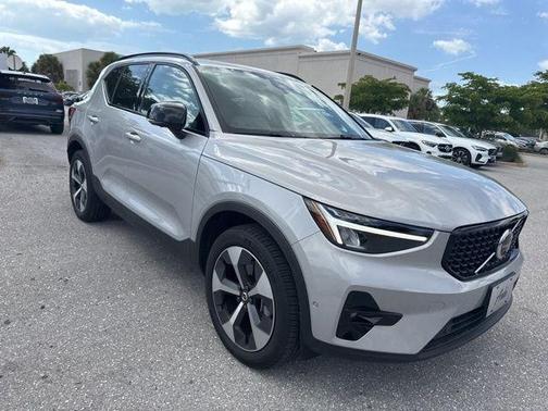 Silver 2025 Volvo XC40 B5 Plus Dark Theme