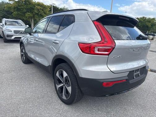 Silver 2025 Volvo XC40 B5 Plus Dark Theme
