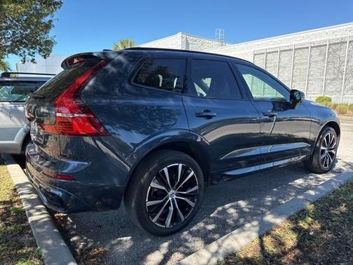 2024 Volvo XC60 B5 Plus Dark Theme