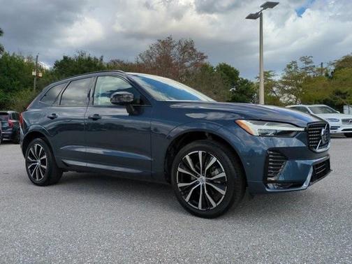 2024 Volvo XC60 B5 Plus Dark Theme