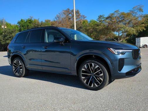 2026 Volvo XC90 B6 Ultra Dark Theme 7-Seater