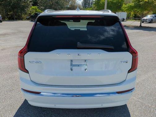 2026 Volvo XC90 Plug-In Hybrid T8 Plus 7-Seater