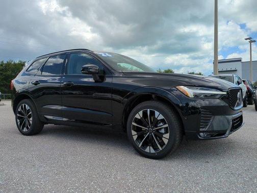 Onyx Black Metallic 2026 Volvo XC60 B5 Plus