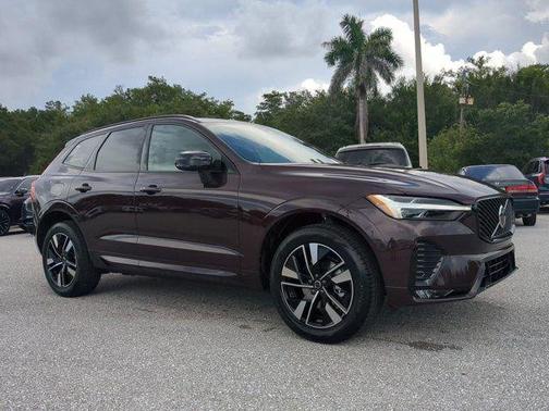 Mulberry Metallic 2026 Volvo XC60 B5 Core
