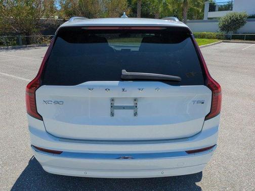 Crystal White Pearl 2026 Volvo XC90 Plug-In Hybrid T8 Plus 7-Seater
