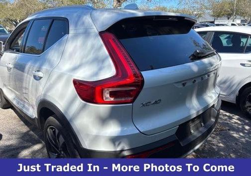 2024 Volvo XC40 B5 Plus Bright Theme