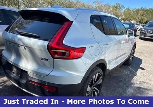 2024 Volvo XC40 B5 Plus Bright Theme