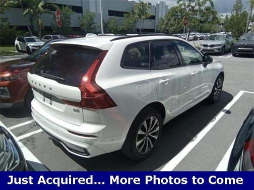 2023 Volvo XC60 B5 Plus Dark Theme