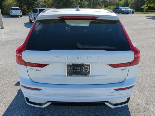 2023 Volvo XC60 B5 Plus Dark Theme