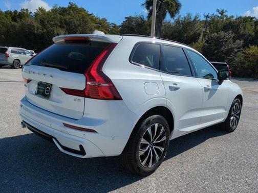 2023 Volvo XC60 B5 Plus Dark Theme