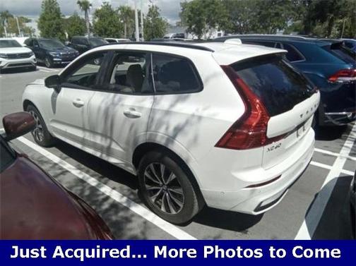 2023 Volvo XC60 B5 Plus Dark Theme