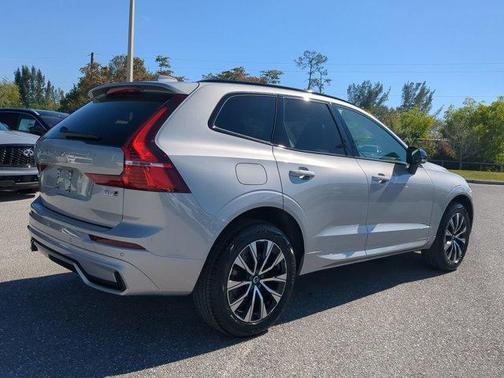 2025 Volvo XC60 B5 Core