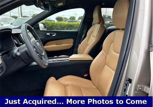 2024 Volvo XC60 B5 Ultimate Dark Theme