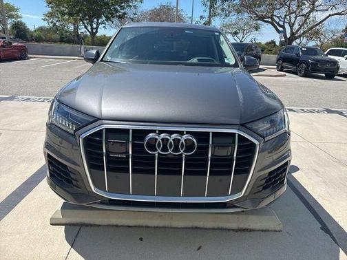 Samurai Gray Metallic 2021 Audi Q7 55 Prestige