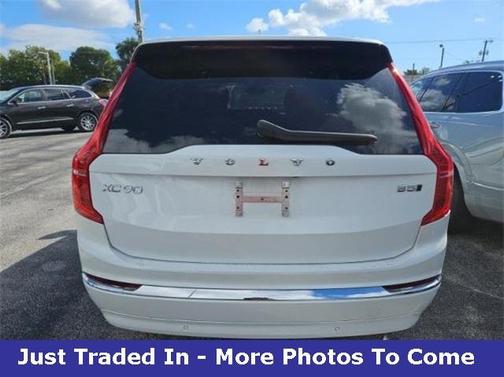 2024 Volvo XC90 B5 Plus Bright Theme