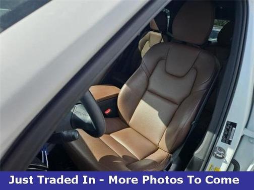 2024 Volvo XC90 B5 Plus Bright Theme