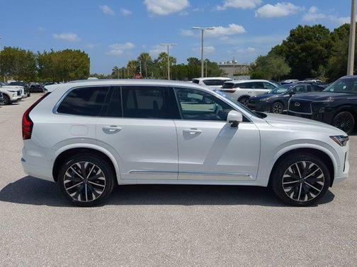 2025 Volvo XC90 Plug-In Hybrid T8 Plus 7-Seater