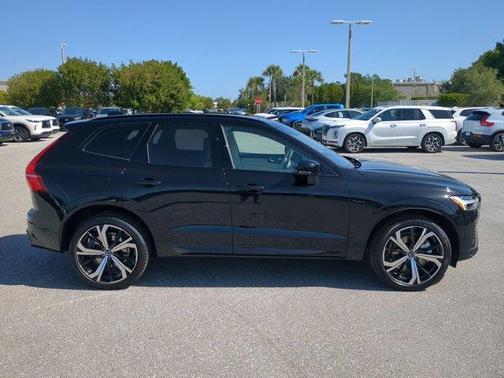 2025 Volvo XC60 Plug-In Hybrid T8 Ultra