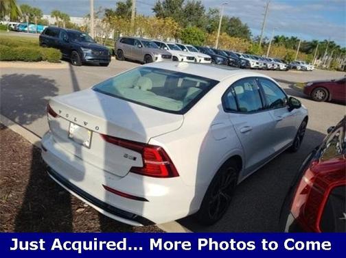 2024 Volvo S60 B5 Core Dark Theme