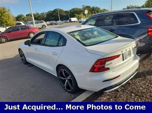 2024 Volvo S60 B5 Core Dark Theme