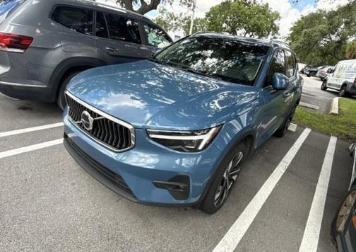 Fjord Blue Metallic 2024 Volvo XC40 B5 Plus Bright Theme