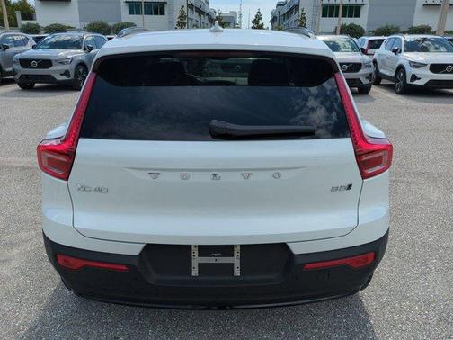 Crystal White 2026 Volvo XC40 B5 Plus