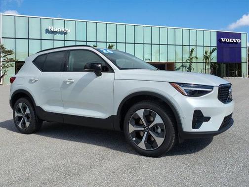 Crystal White 2026 Volvo XC40 B5 Plus