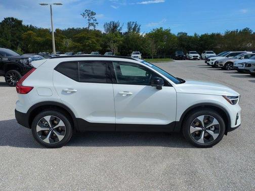 Crystal White 2026 Volvo XC40 B5 Plus